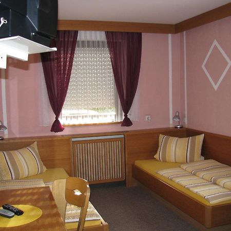 Hotel Erzhausener Hof מראה חיצוני תמונה