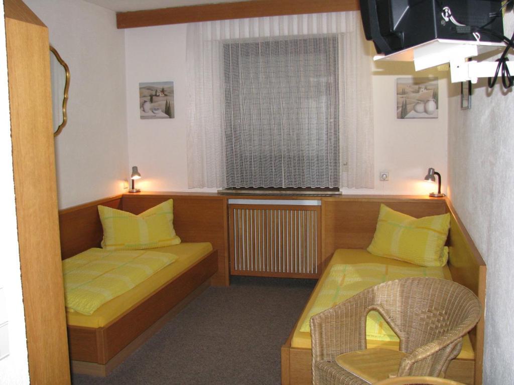 Hotel Erzhausener Hof מראה חיצוני תמונה