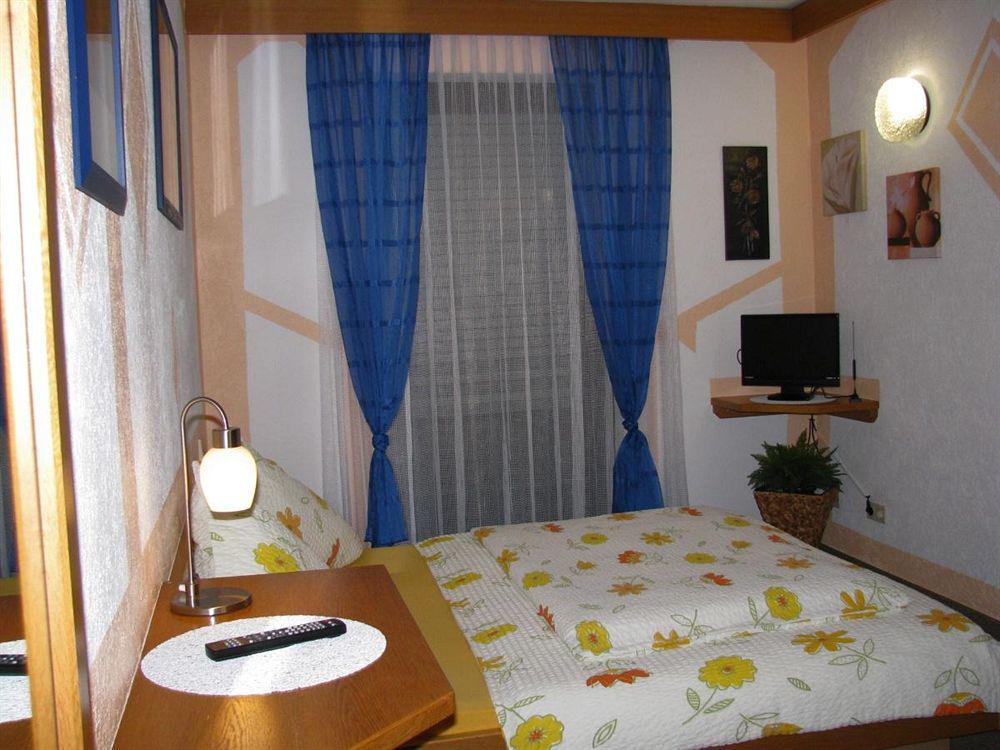 Hotel Erzhausener Hof מראה חיצוני תמונה