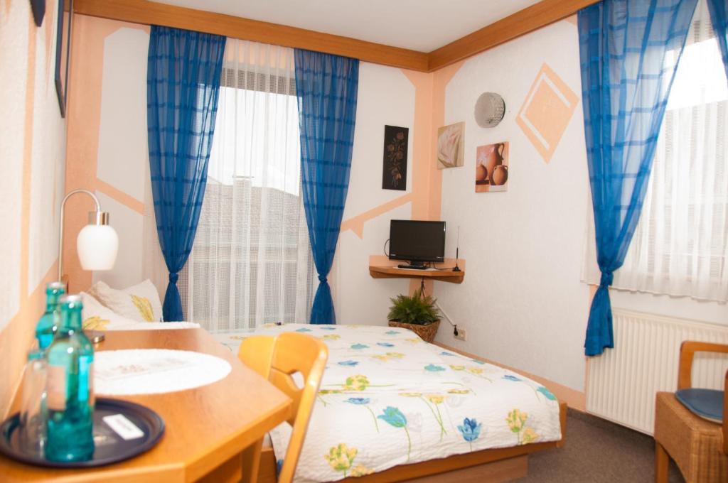 Hotel Erzhausener Hof מראה חיצוני תמונה